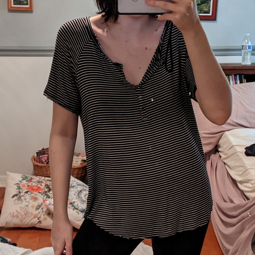 AEO black & white striped tee